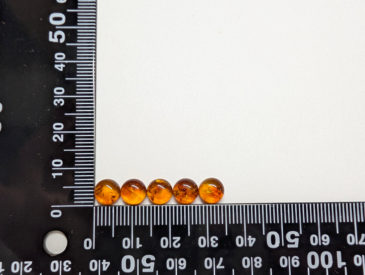 0038【ランダム発送】琥珀【1石あたり約0.66ct】