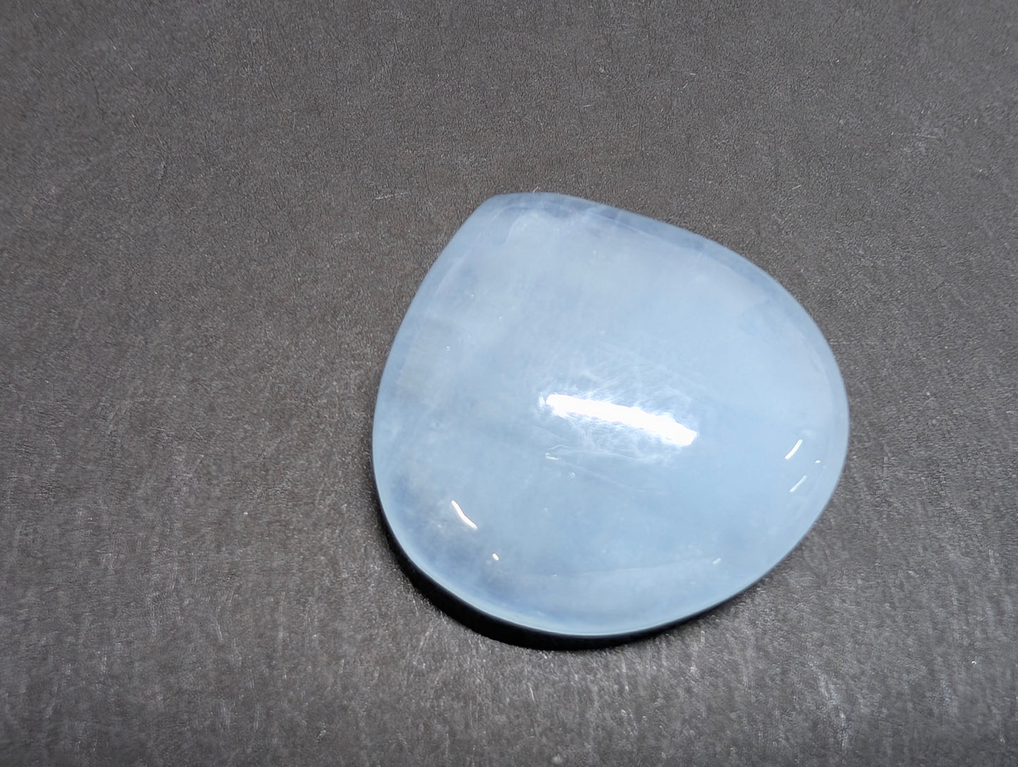 0102 アクアマリン(ペアシェイプ(栗!?)/カボション) 33.41ct