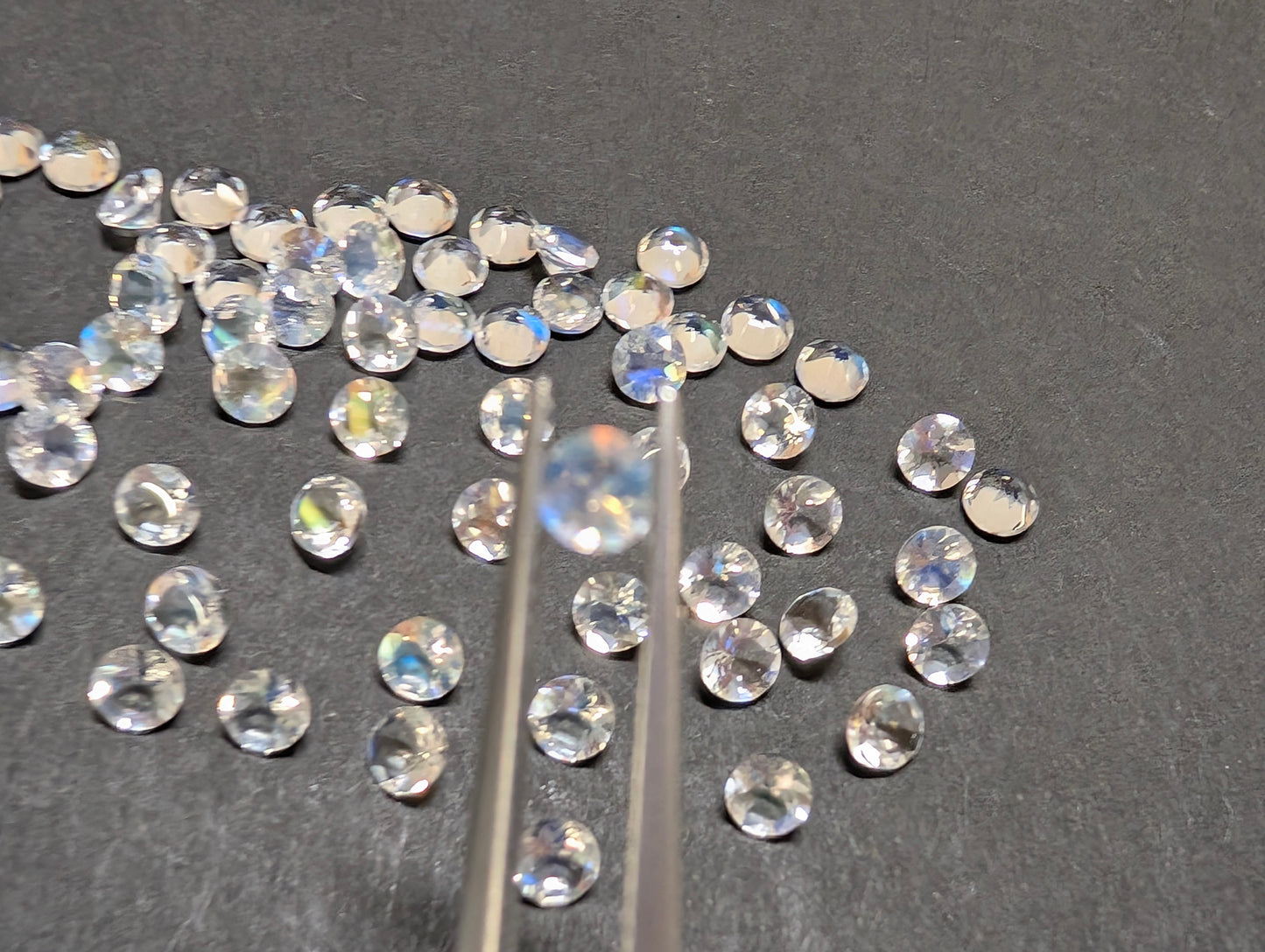 0127【ランダム発送】800円!アンデシンラブラドライト【1石あたり約0.16ct】