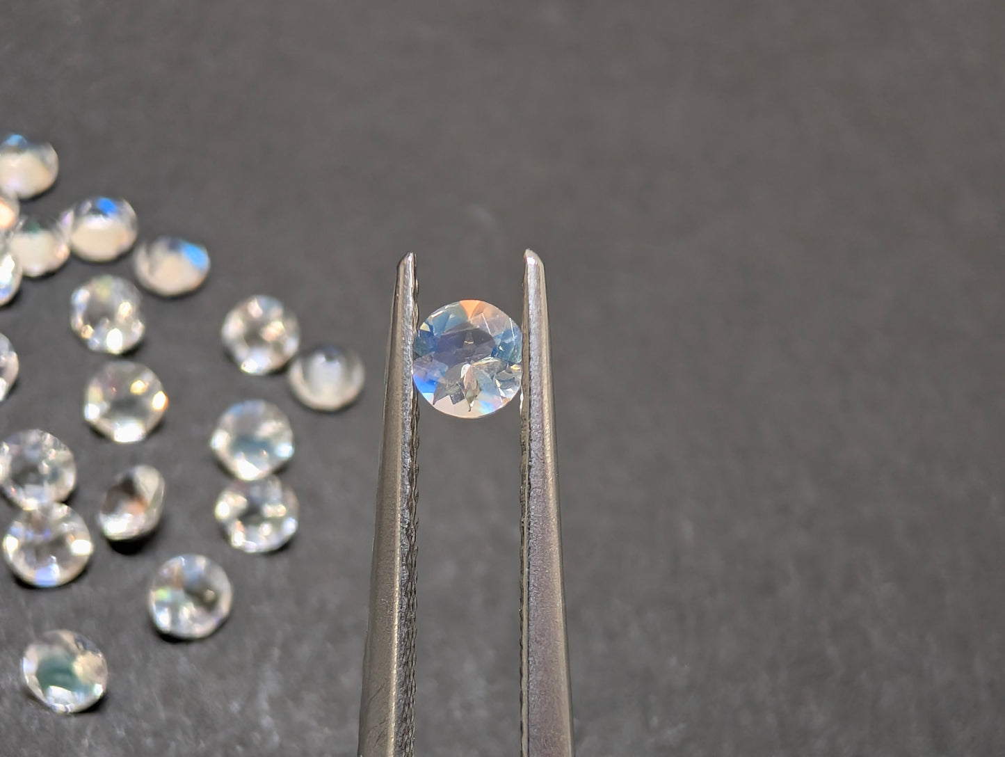 0127【ランダム発送】800円!アンデシンラブラドライト【1石あたり約0.16ct】