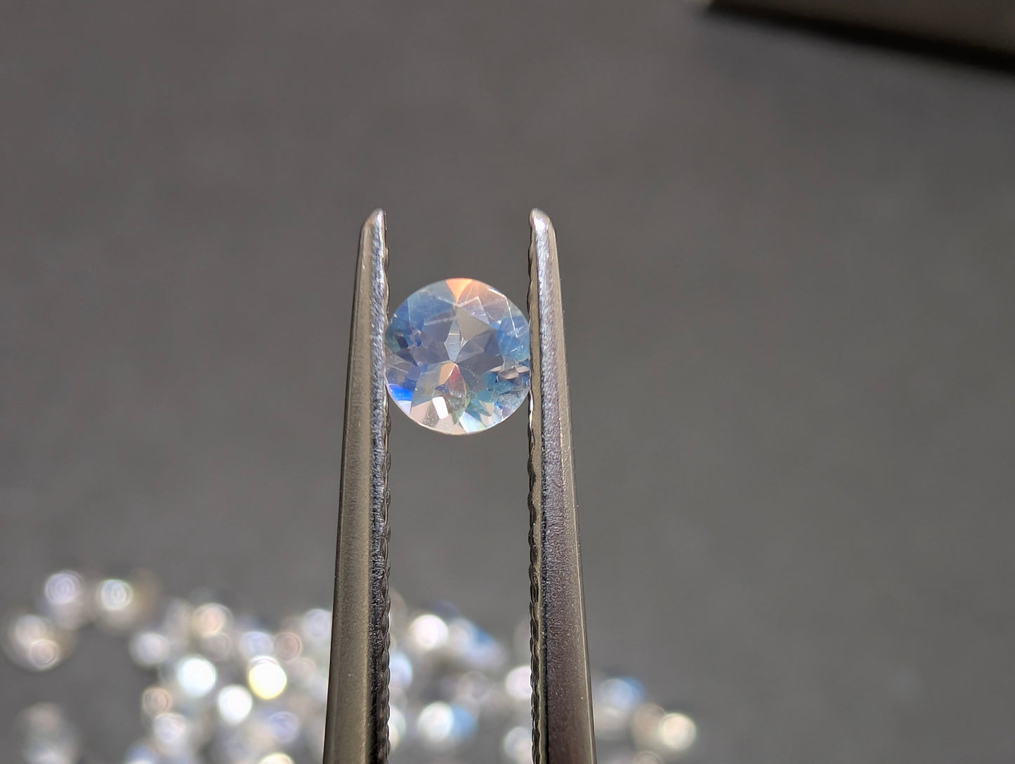 0127【ランダム発送】800円!アンデシンラブラドライト【1石あたり約0.16ct】