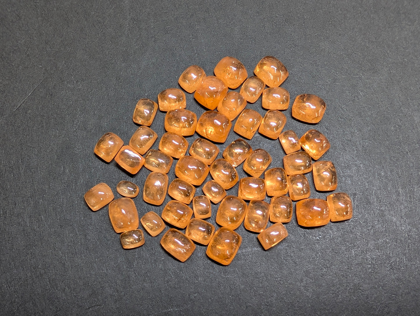 0171【ランダム発送】スペサルタイトガーネット【1石あたり約0.84ct】