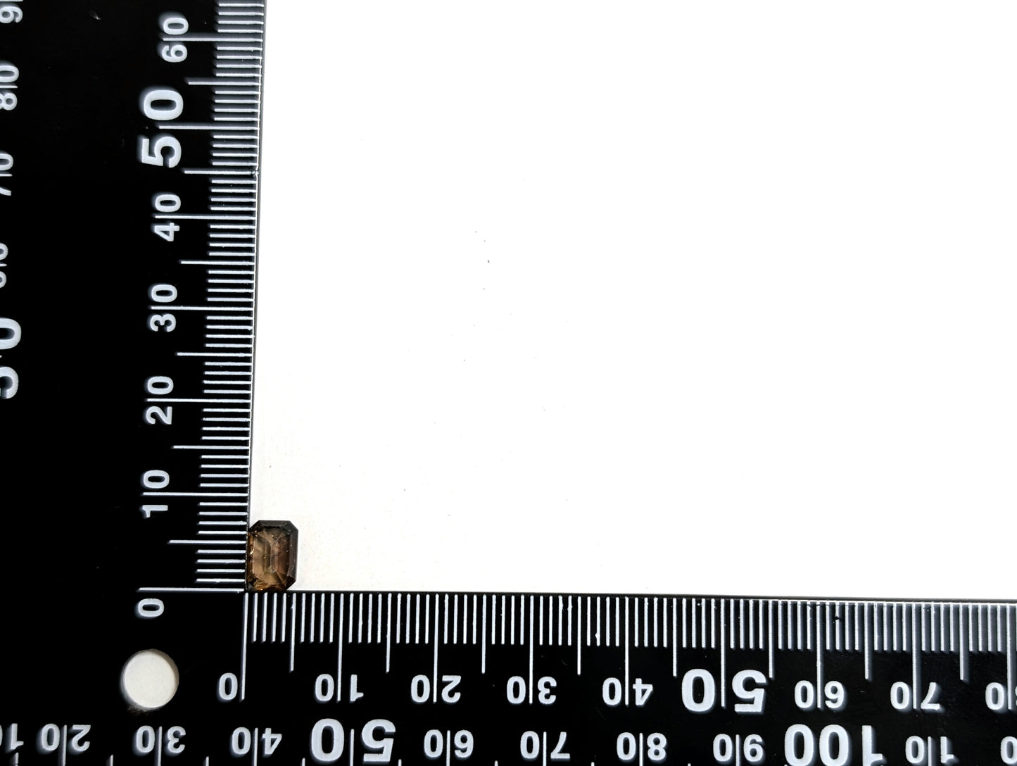 0556 アキシナイト 1.24ct