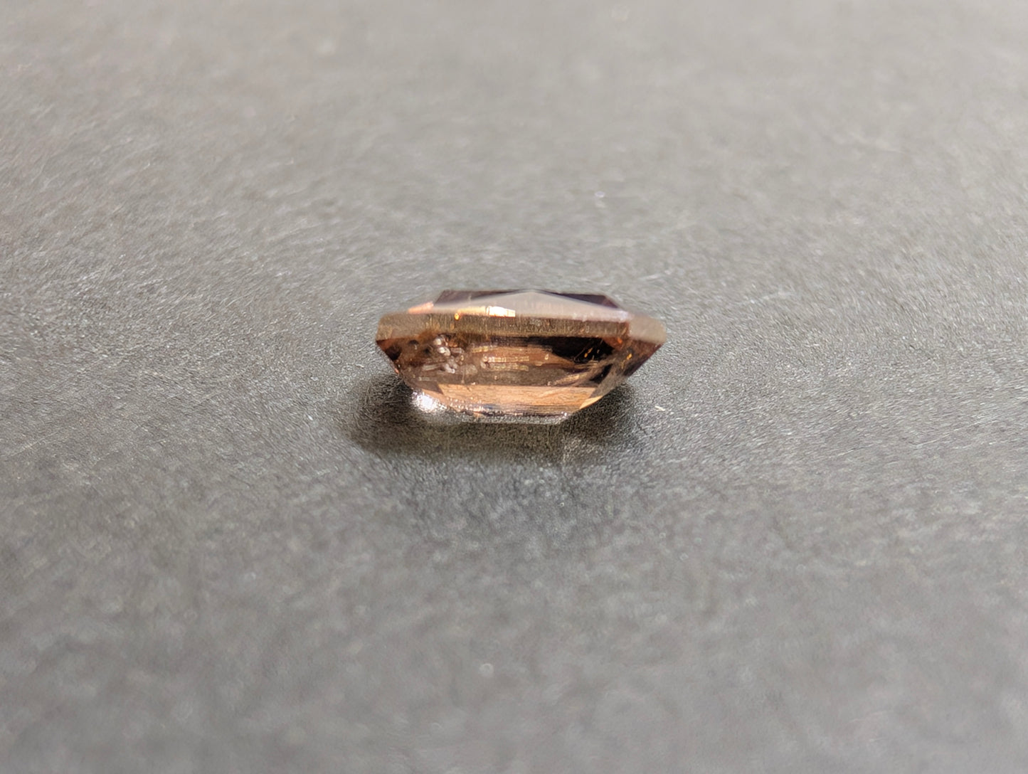0562 アキシナイト 0.49ct