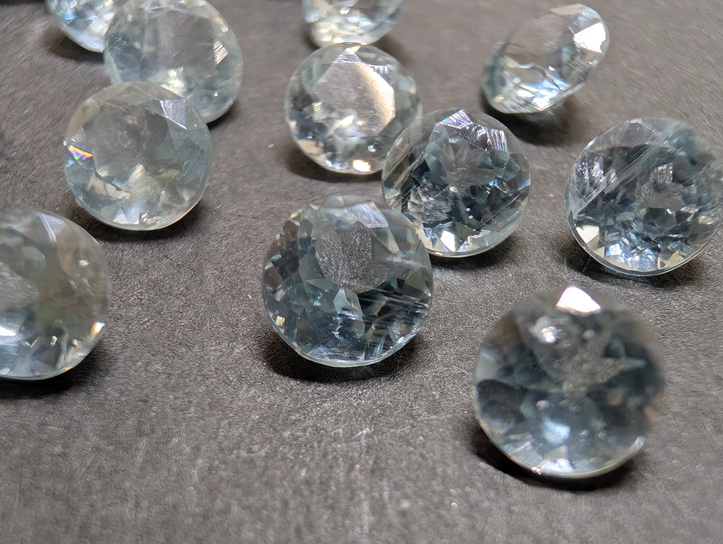 0672【ランダム発送】アクアカイヤナイト【1石あたり約0.65ct】