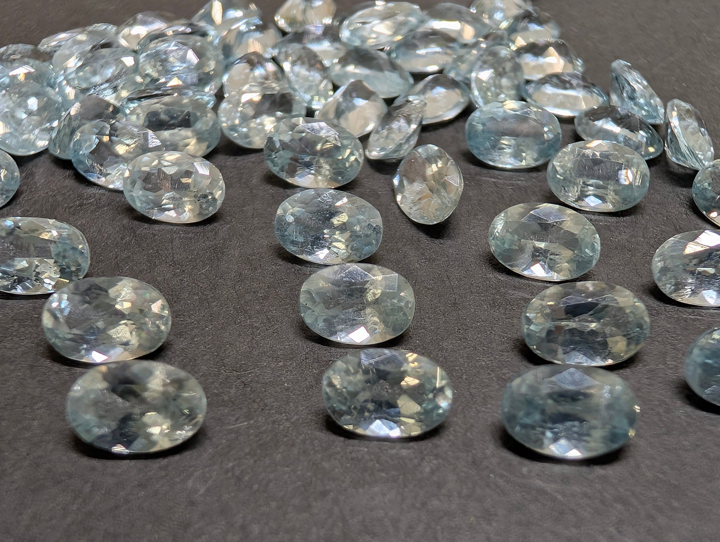 0673【ランダム発送】アクアカイヤナイト【1石あたり約0.53ct】