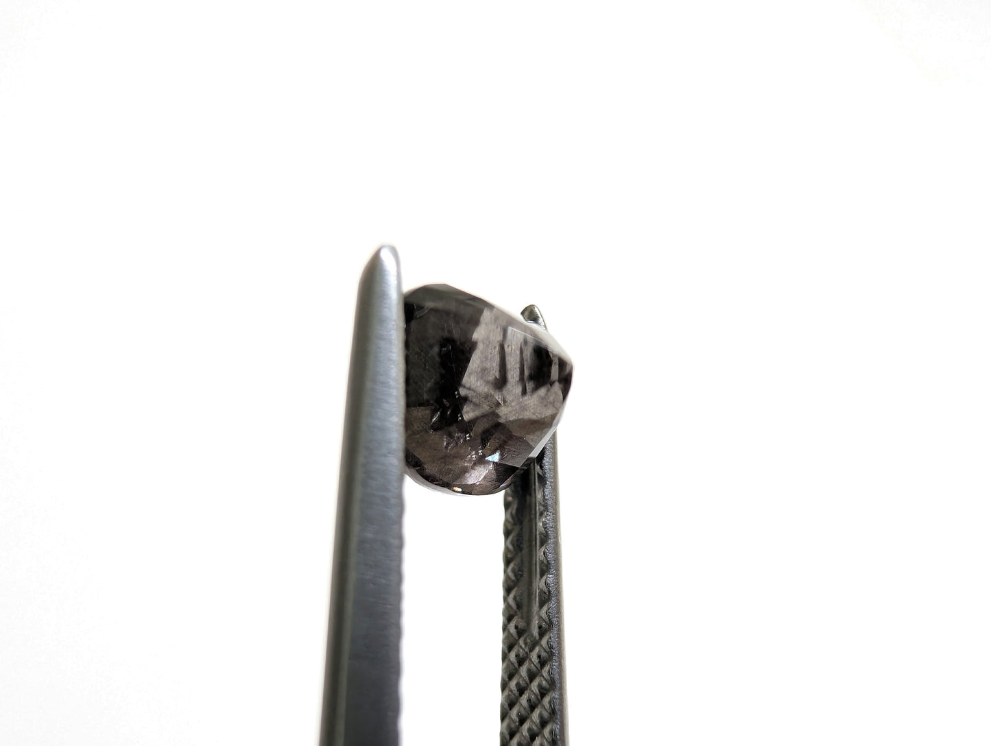 0675 カラーチェンジガーネット 1.35ct