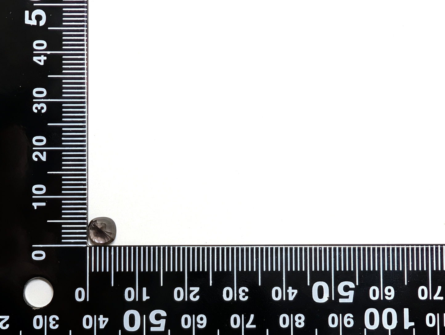 0675 カラーチェンジガーネット 1.35ct