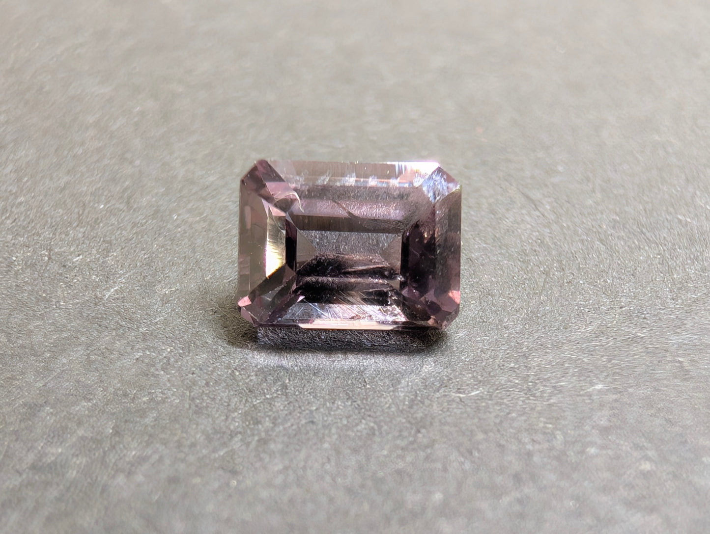 0677 カラーチェンジガーネット 0.74ct