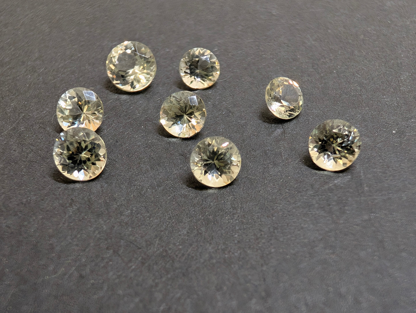 0725【ランダム発送】イエローアパタイト【1石あたり約0.22ct】