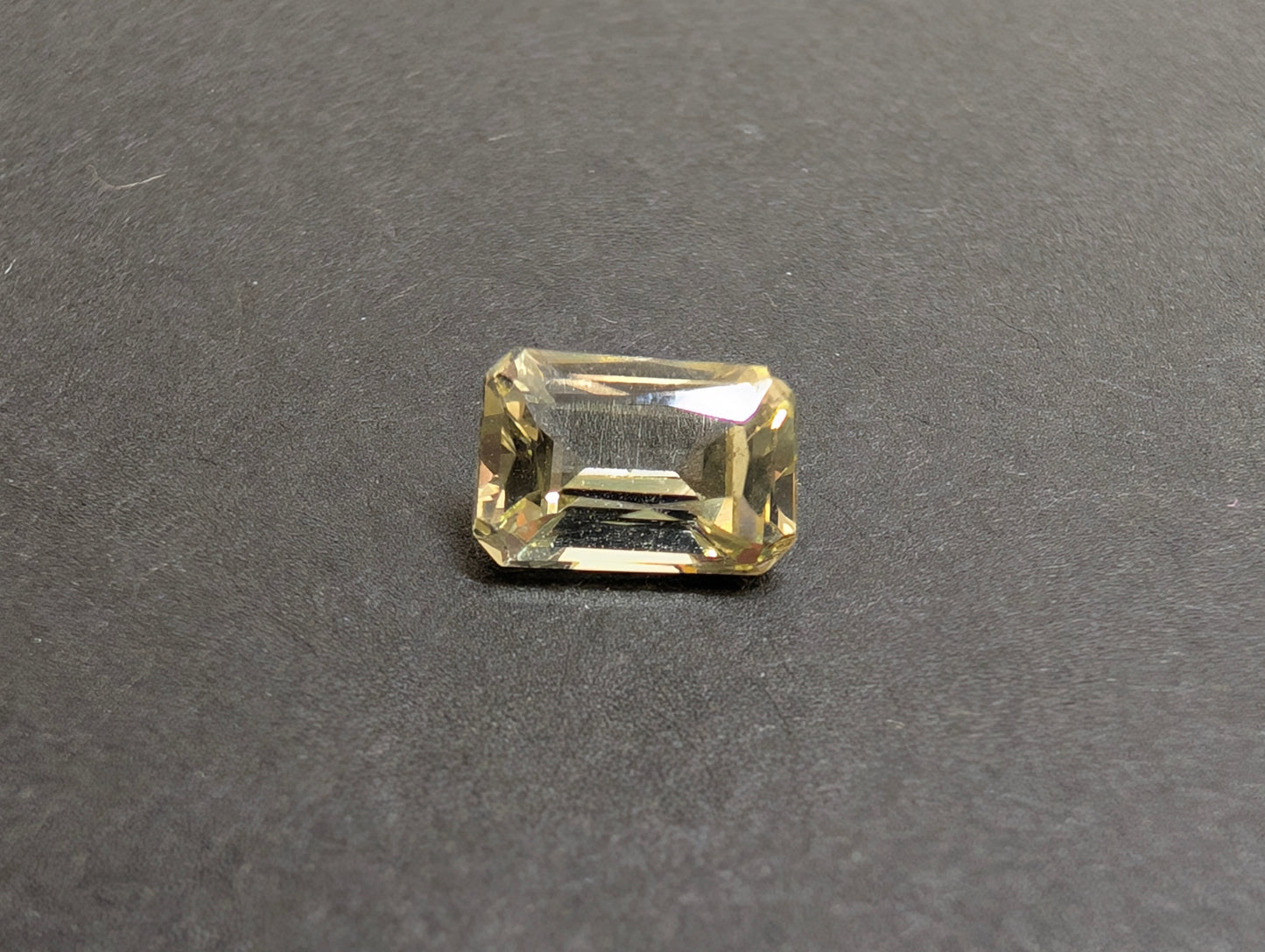 0732 イエローアパタイト 0.81ct