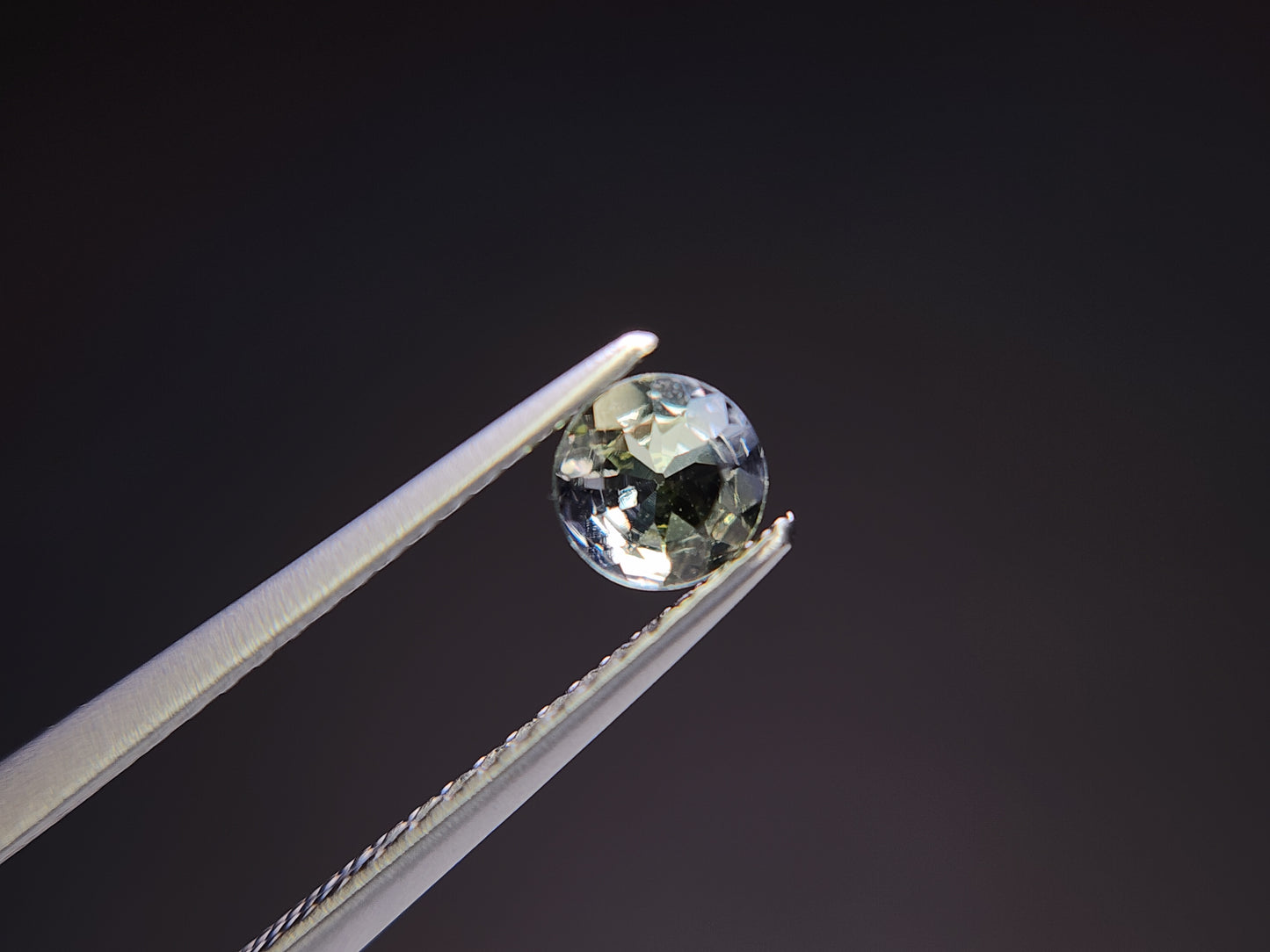 0657-23-3 ゾイサイト 0.40ct