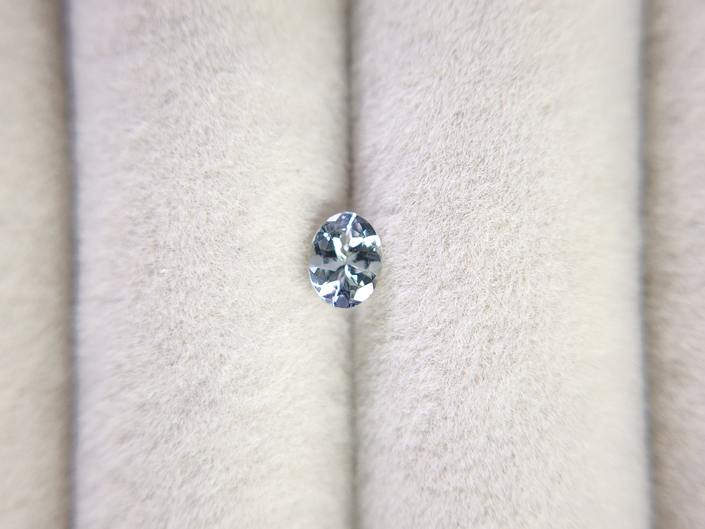 0654-5-3 ゾイサイト 0.38ct