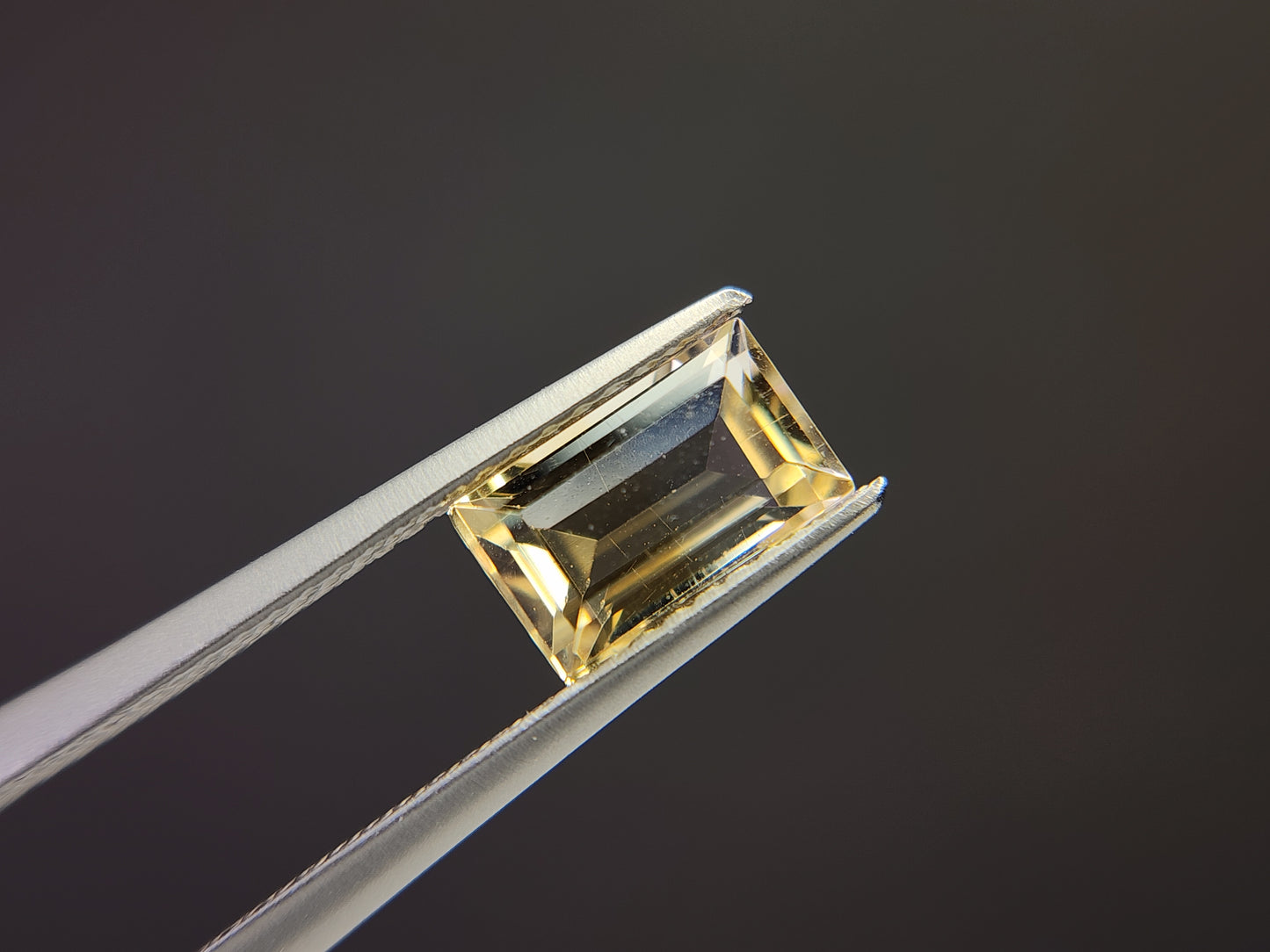 0365-6-4 バイカラーシトリン 1.29ct