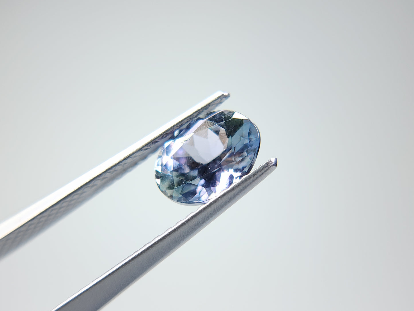 0876-18 バイカラータンザナイト 1.29ct