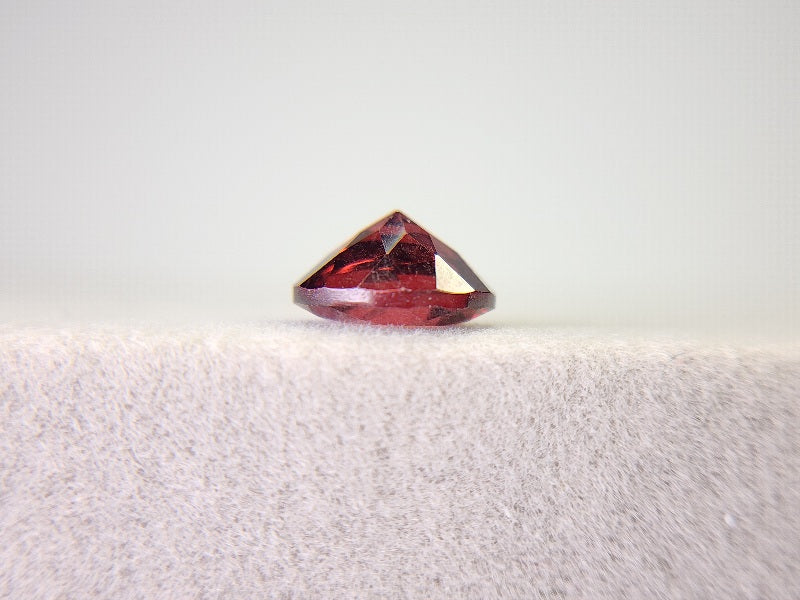 0910-5-3 ガーネット 2.33ct
