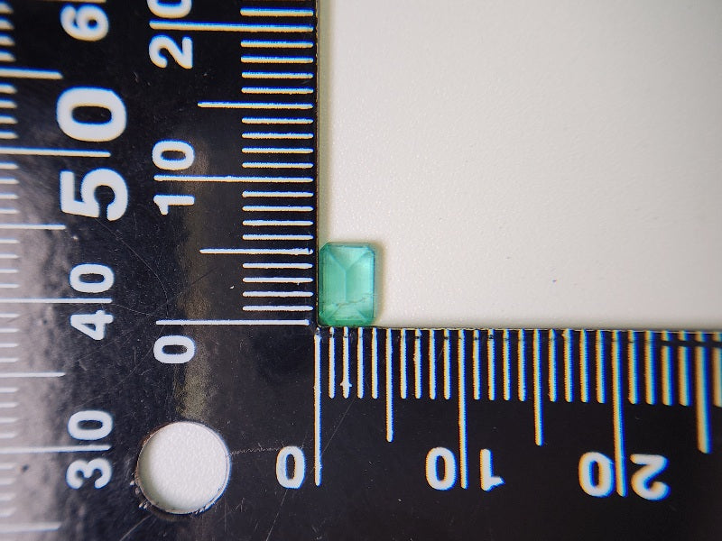 0936-10 エメラルド(ザンビア産) 0.51ct