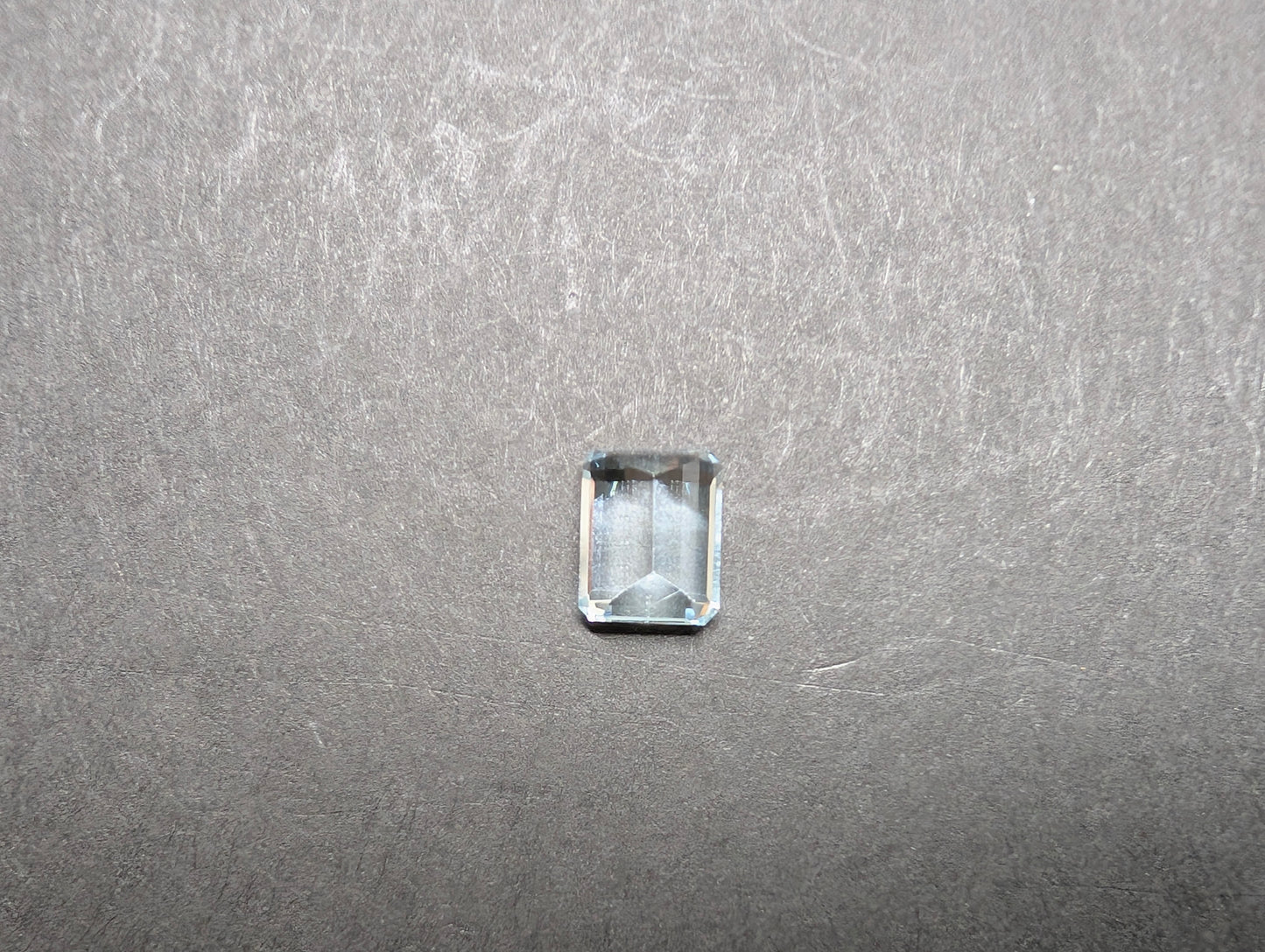 0084 バイカラートパーズ 3.56ct