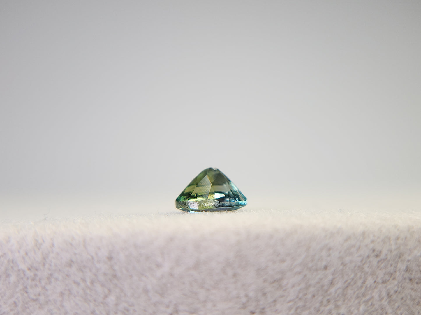 0654-10 ゾイサイト 0.39ct