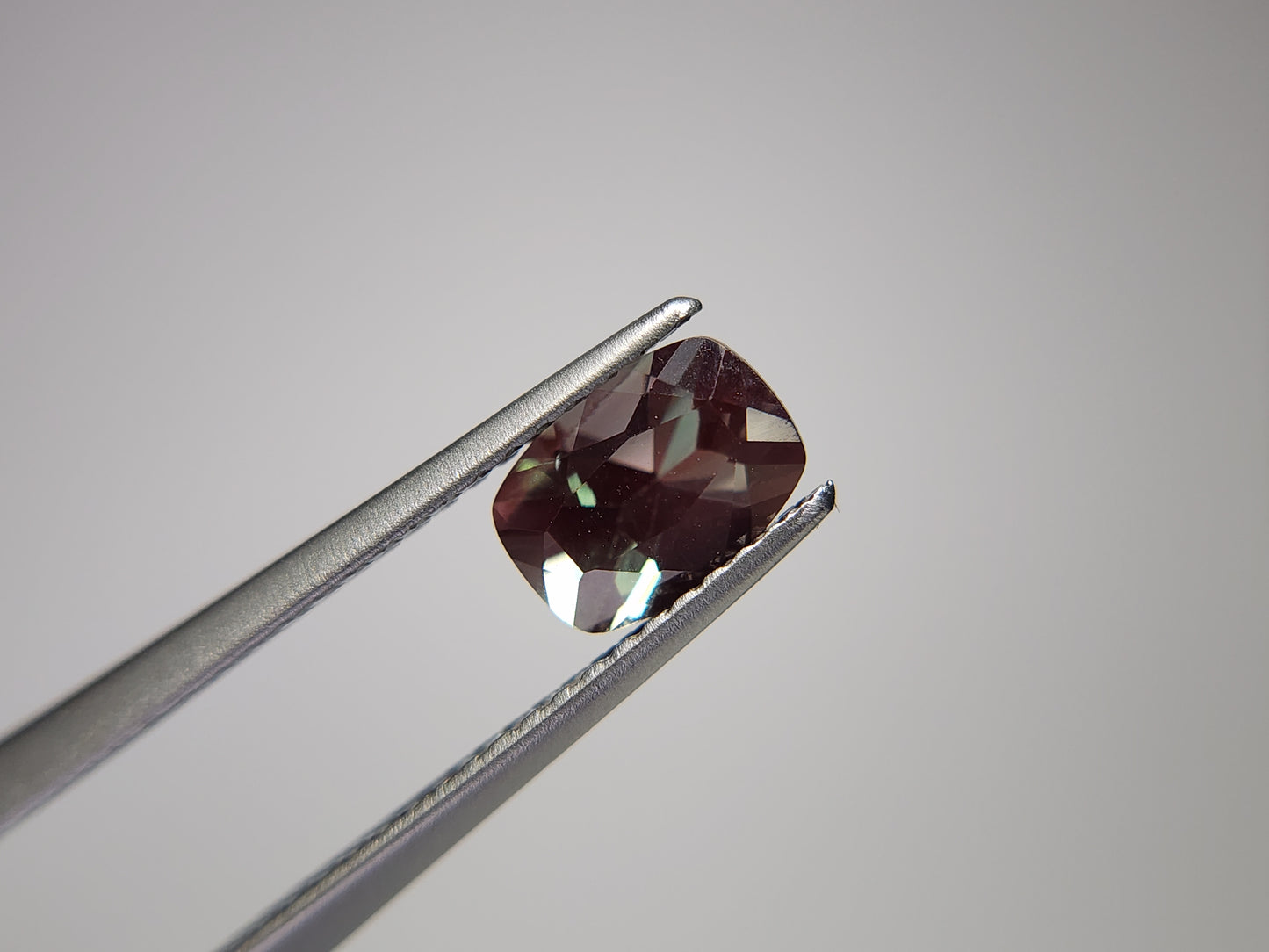 0504-3 バイカラーアンデシン 0.84ct