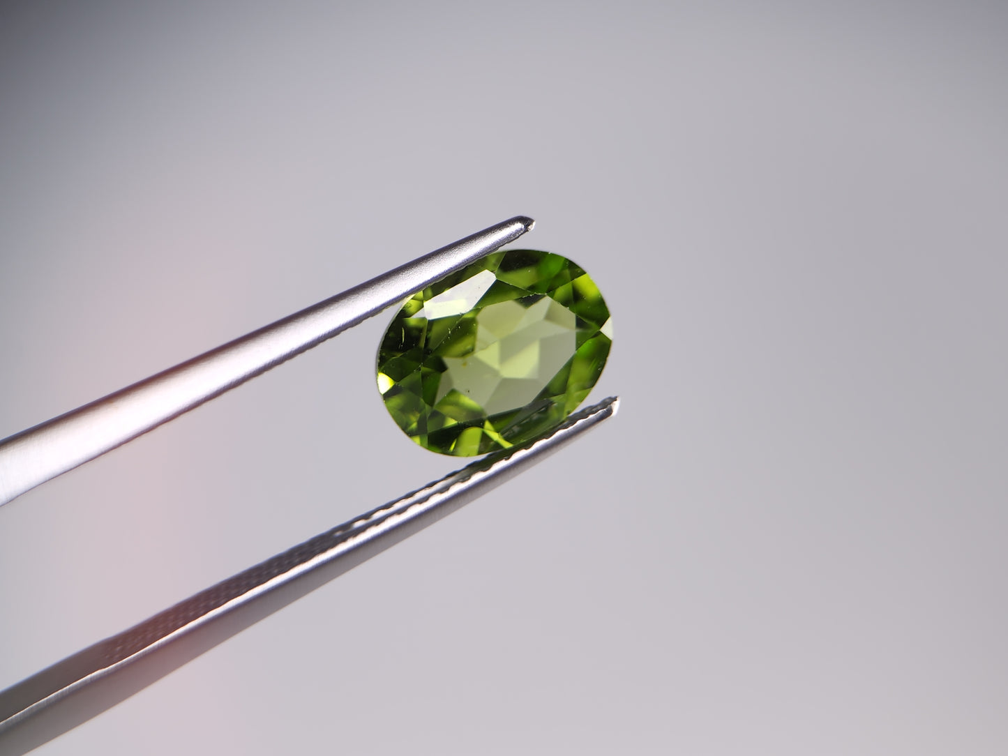 0238【ランダム発送】ペリドット【1石あたり約2.02ct】