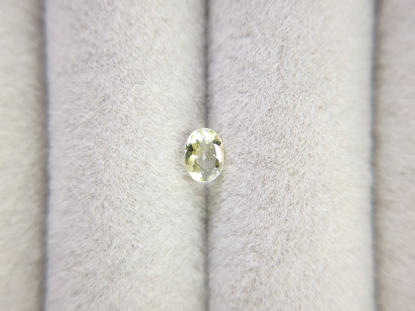 0654-4-2 ゾイサイト 0.35ct