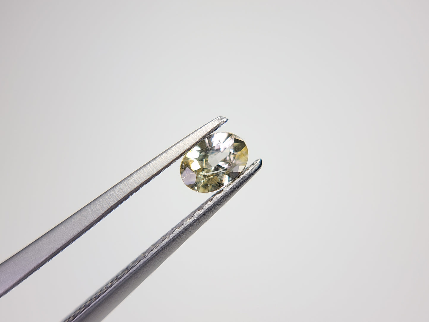 0654-4-3 ゾイサイト 0.35ct