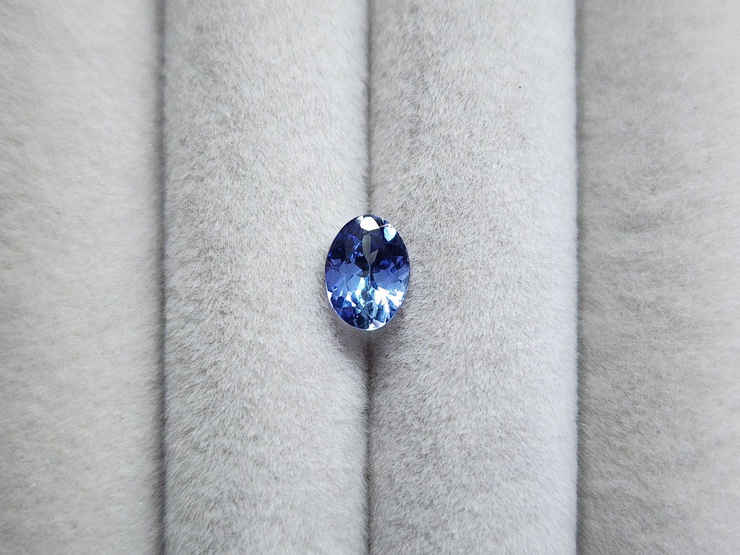 0876-13 バイカラータンザナイト 1.35ct