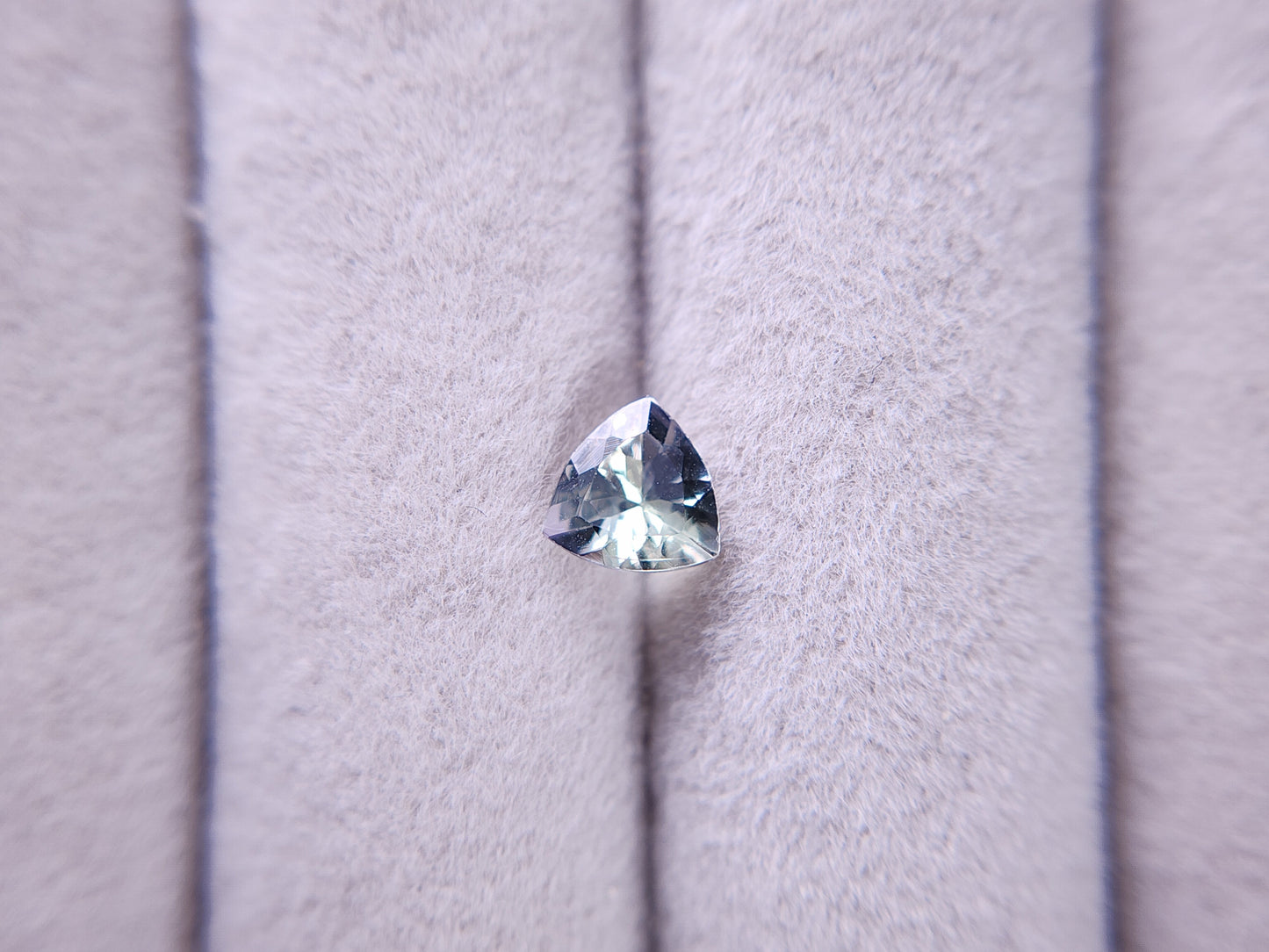 0649-1 ゾイサイト 0.68ct