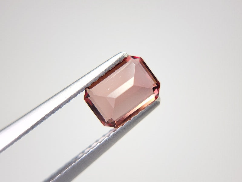 0151-2-4 バイカラーアンデシン 0.95ct