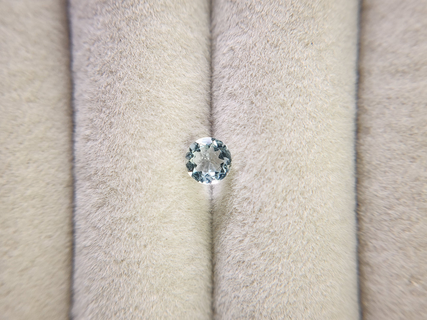 0878-1-9 グリーンベリル 0.37ct