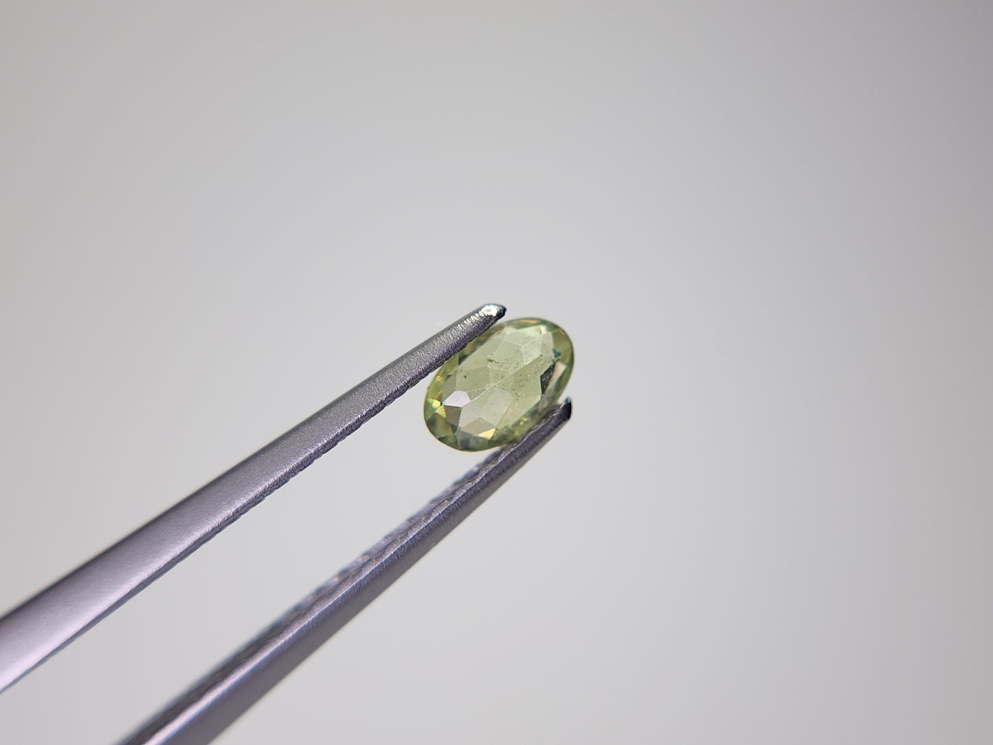 0873-3【ランダム発送】デマントイドガーネット【1石あたり約0.25ct】