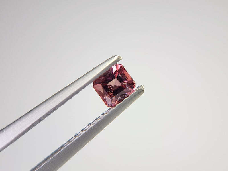 0935-1 ピンクジルコン 0.44ct