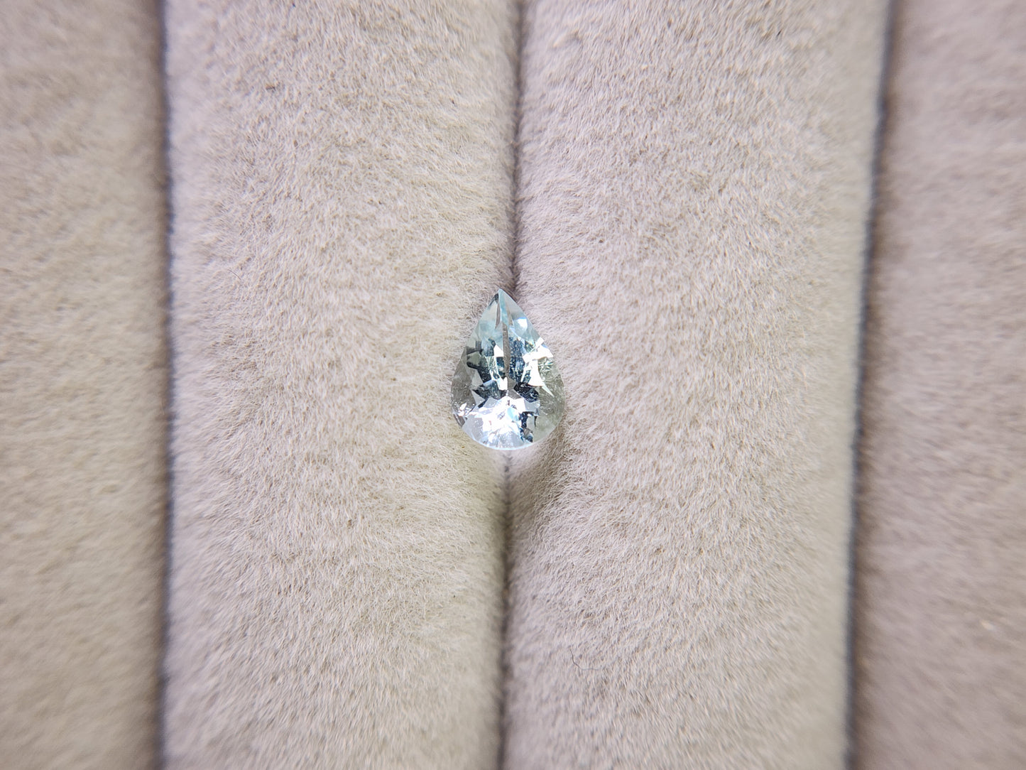 0008-5 アクアマリン ペアシェイプ 0.54ct