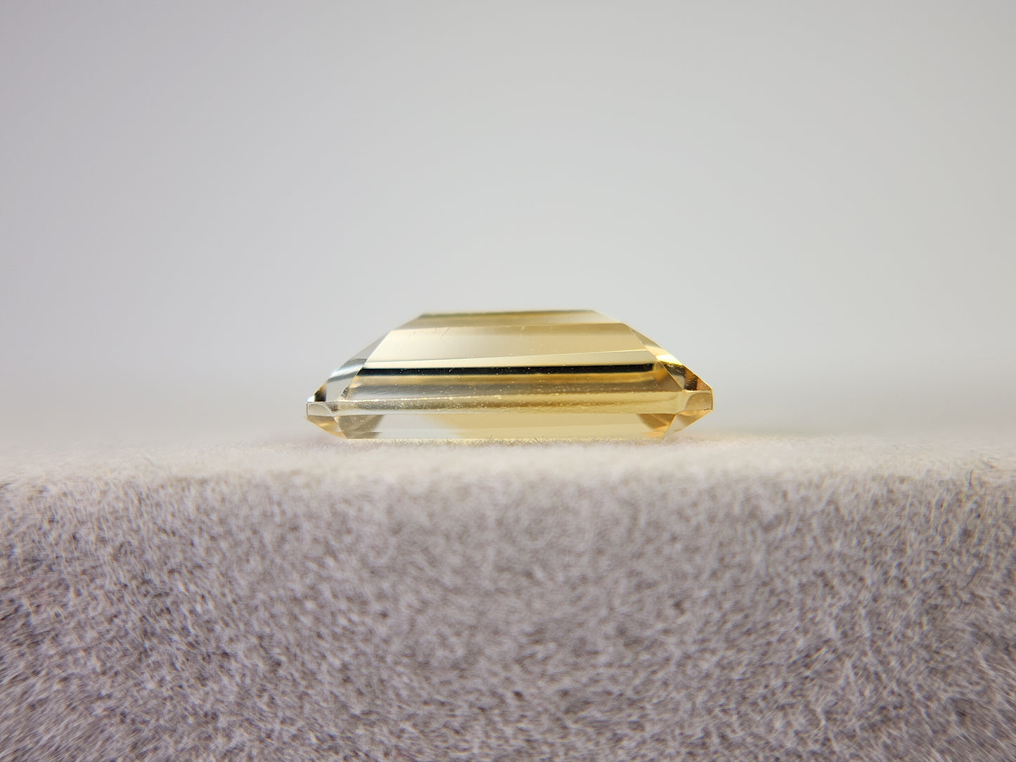 0365-4-1 バイカラーシトリン 2.97ct