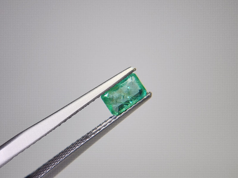 0936-8 エメラルド(ザンビア産) 0.51ct