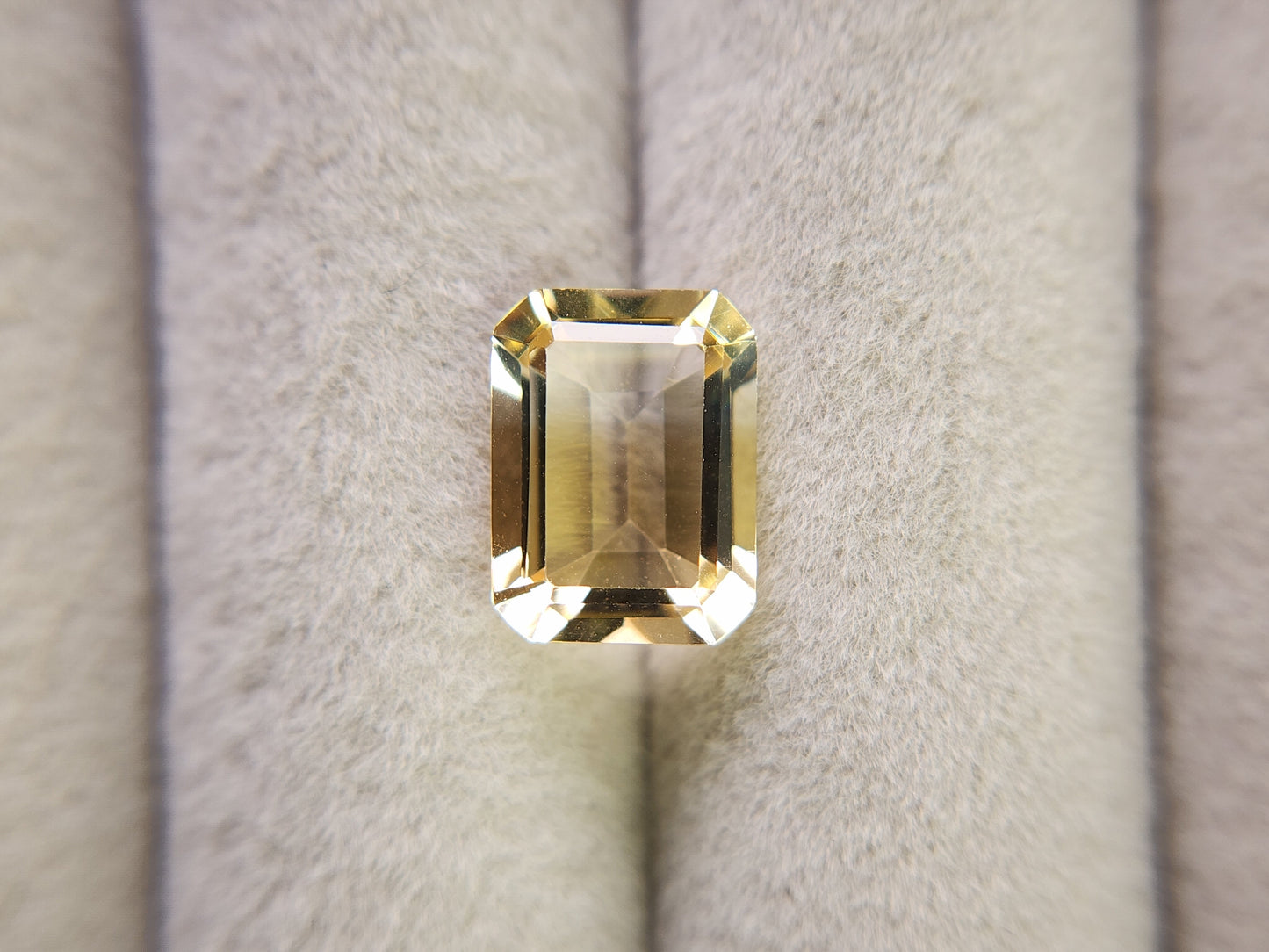 0365-4-4 バイカラーシトリン 2.94ct