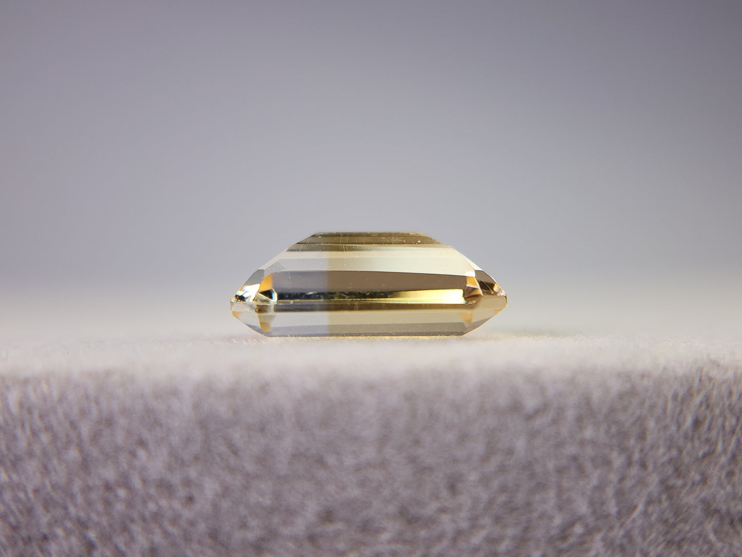 0365-5-9 バイカラーシトリン 1.86ct