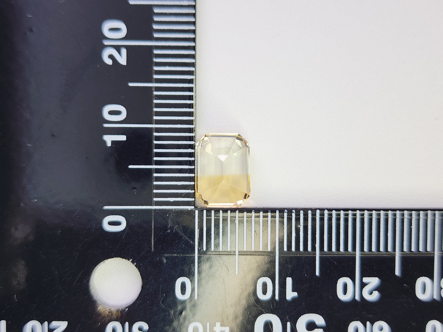 0365-5-1 バイカラーシトリン 2.19ct