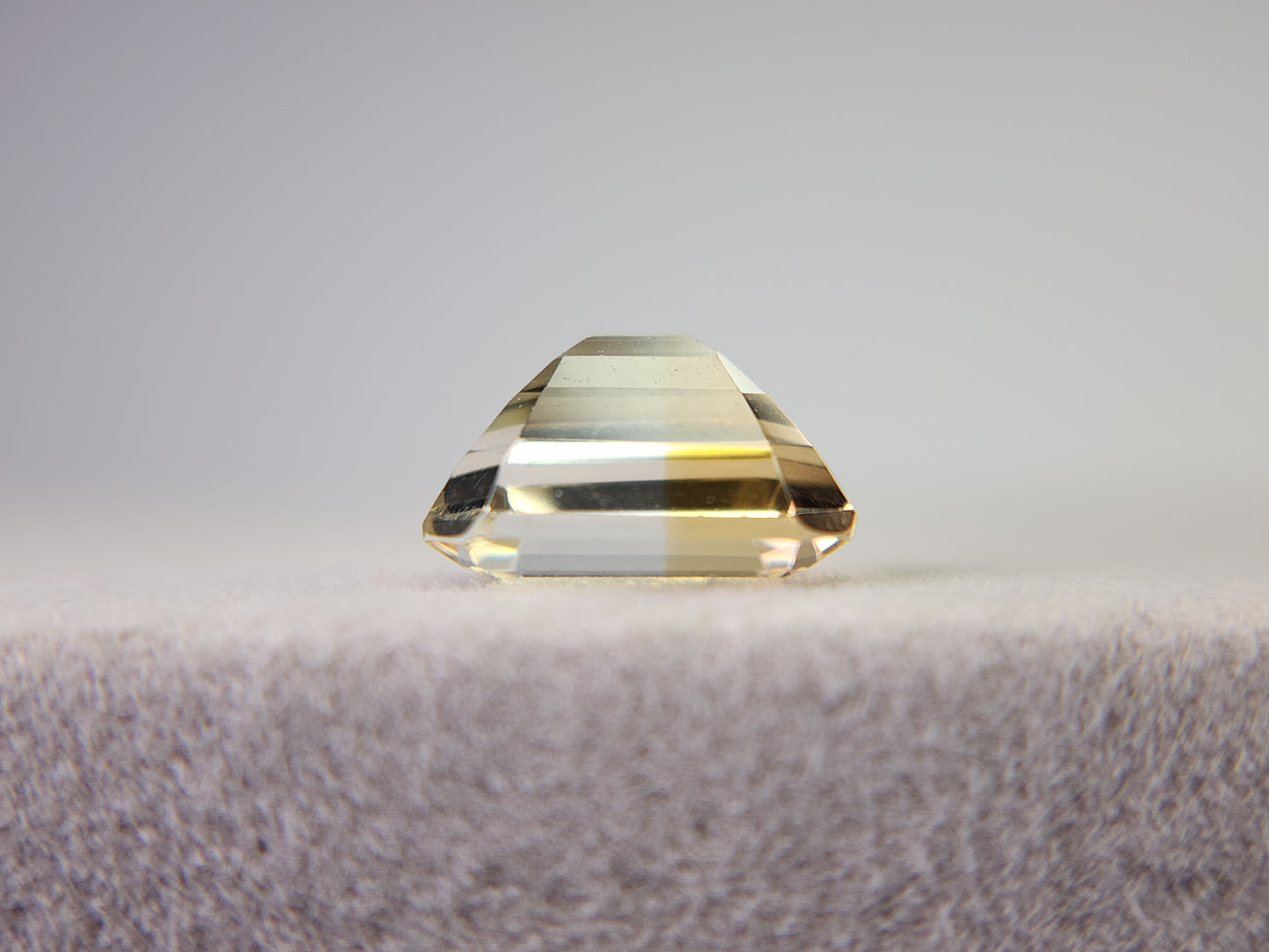 0365-5-1 バイカラーシトリン 2.19ct
