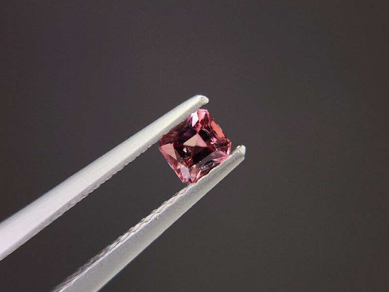 0935-1 ピンクジルコン 0.44ct