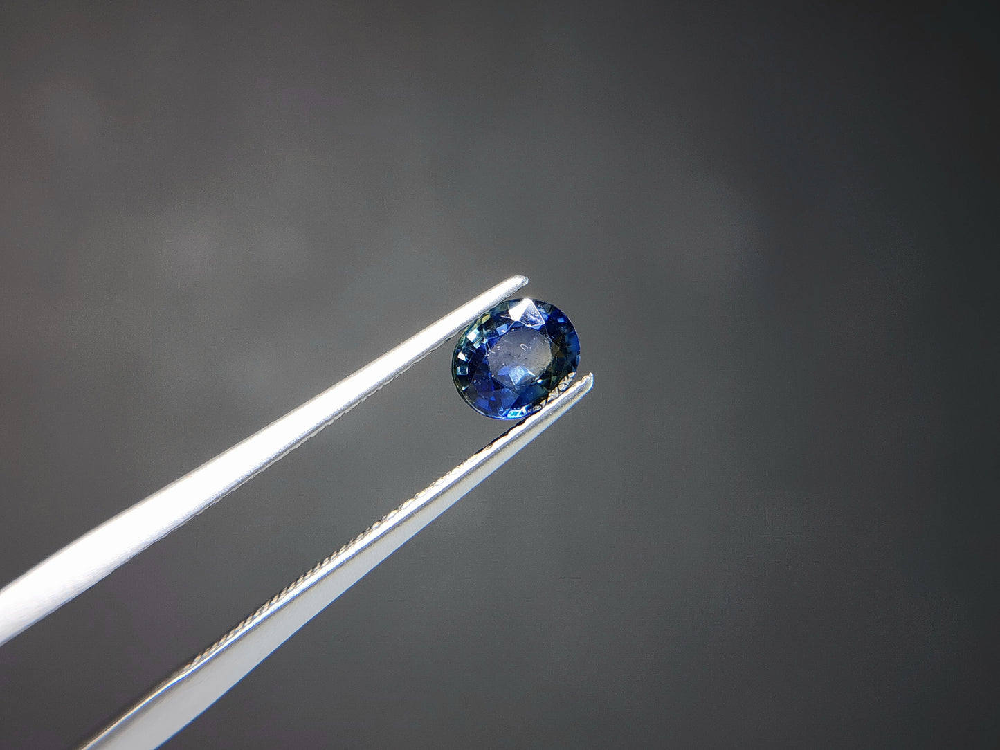 0904-2 サファイア 0.68ct