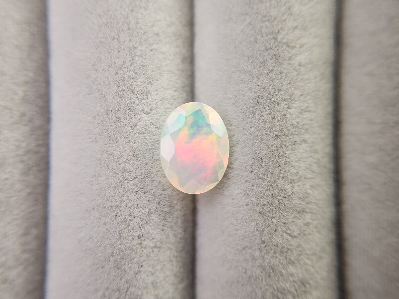 0909-1-4 オパール 0.84ct