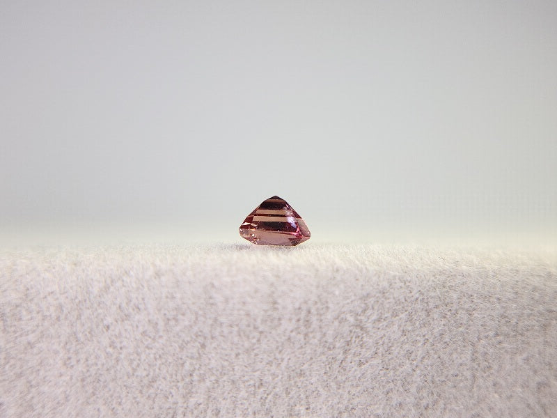 0935-1 ピンクジルコン 0.44ct