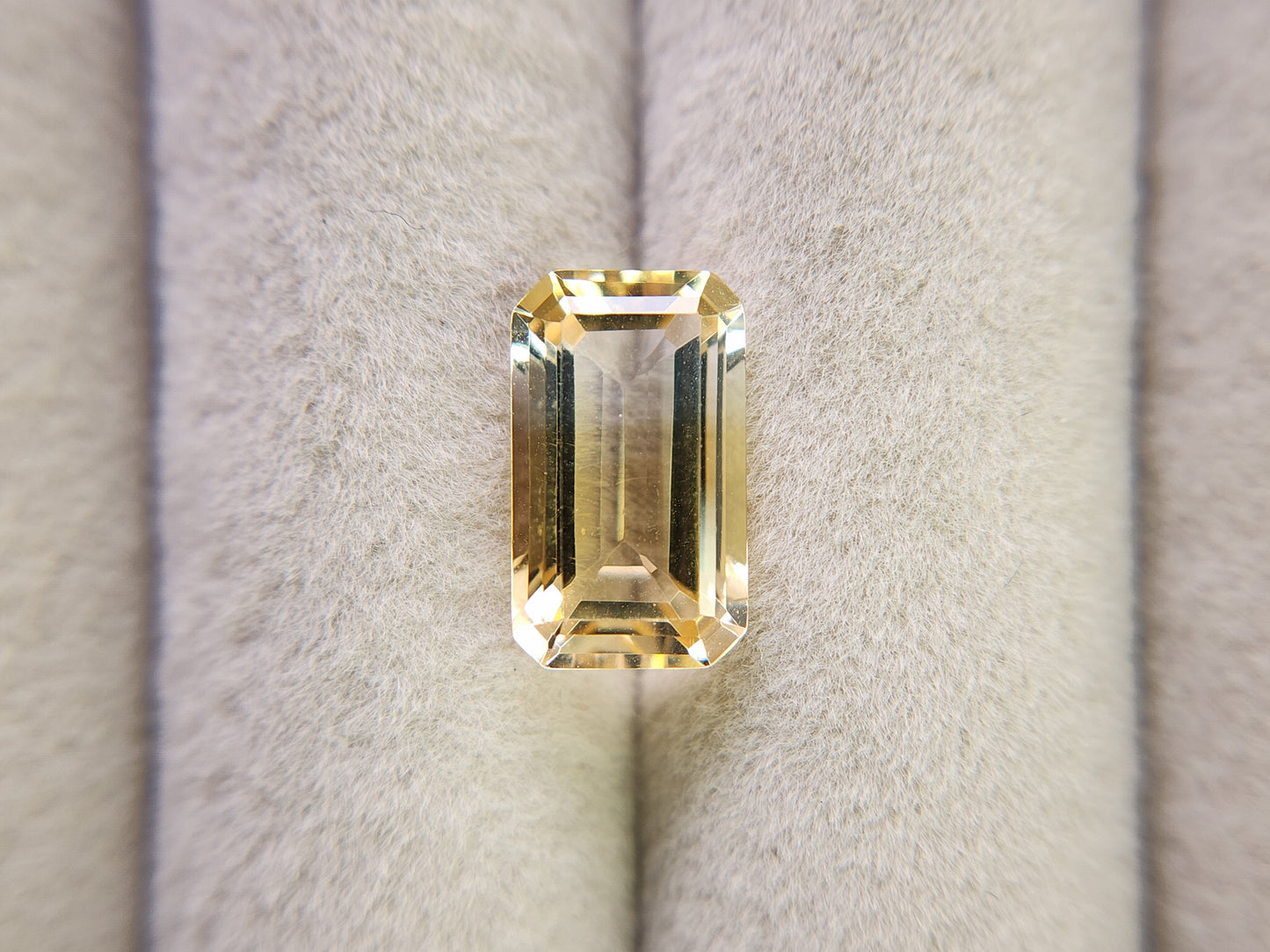 0365-4-2 バイカラーシトリン 2.97ct