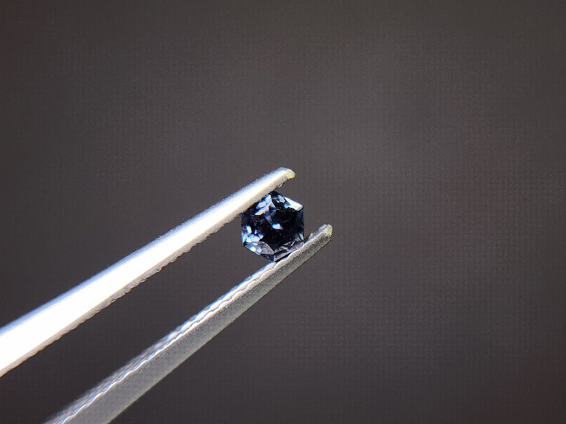 0002-3 スピネル 0.18ct