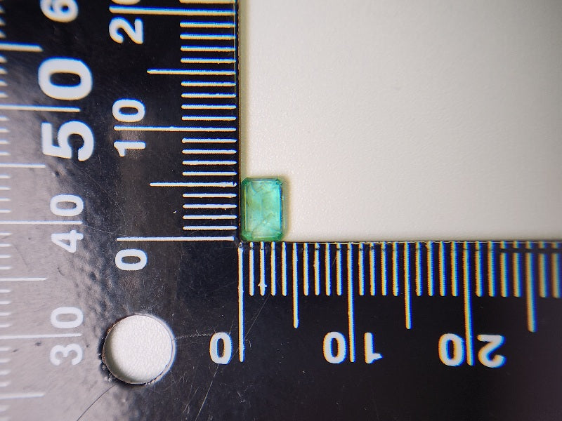 0936-8 エメラルド(ザンビア産) 0.51ct