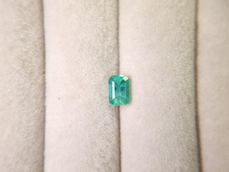 0936-5 エメラルド(ザンビア産) 0.63ct