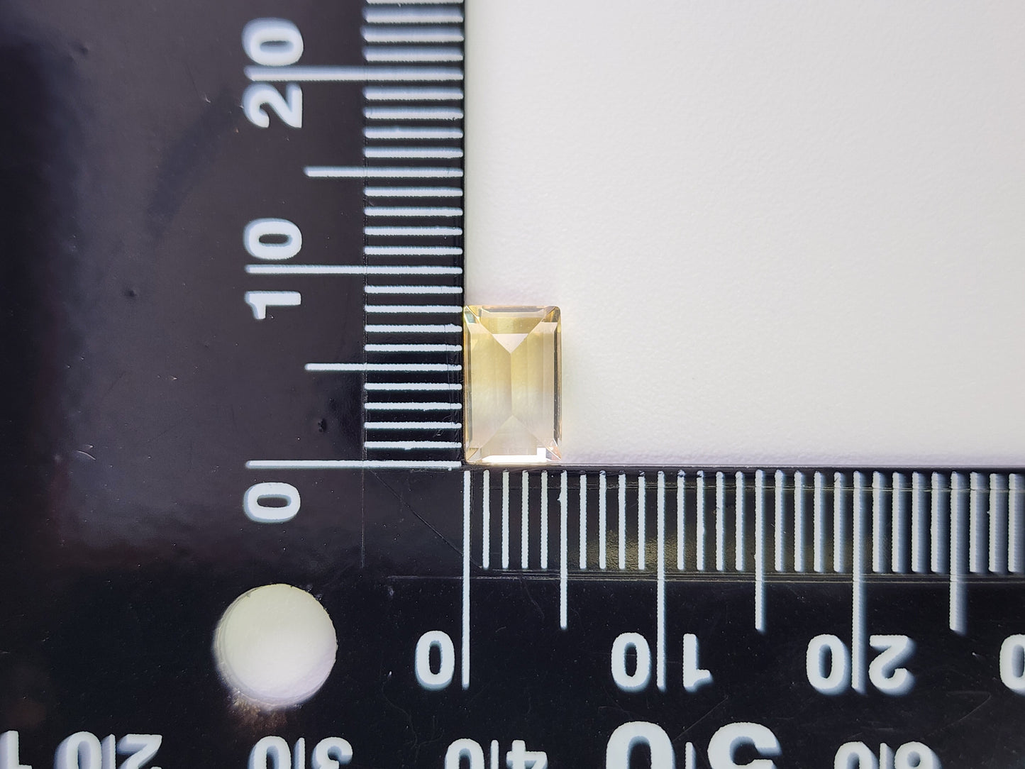 0365-6-4 バイカラーシトリン 1.29ct