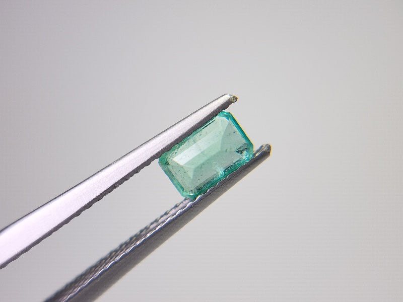 0936-12 エメラルド(ザンビア産) 0.61ct
